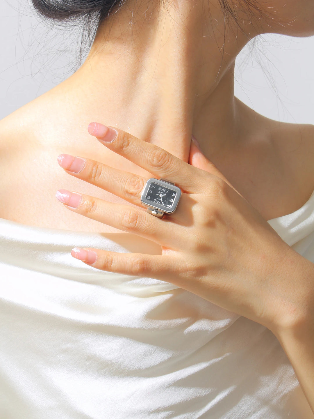 Luna Elegant Ring Watch