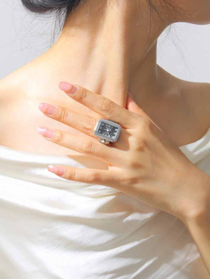 Luna Elegant Ring Watch