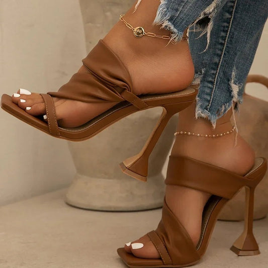 color:brown
