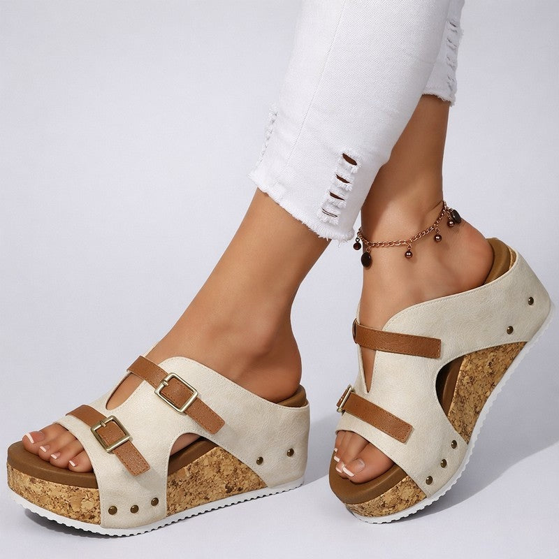 color:beige
