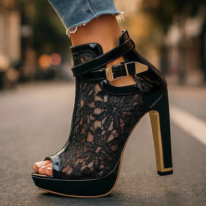 color:classic black