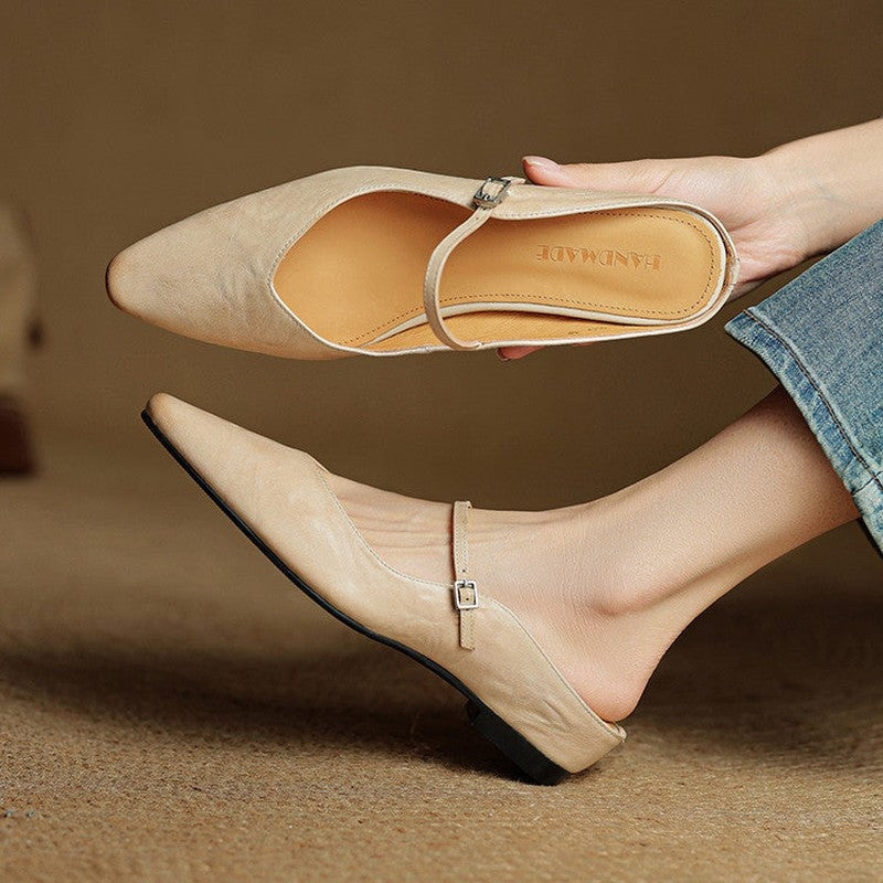 color:beige