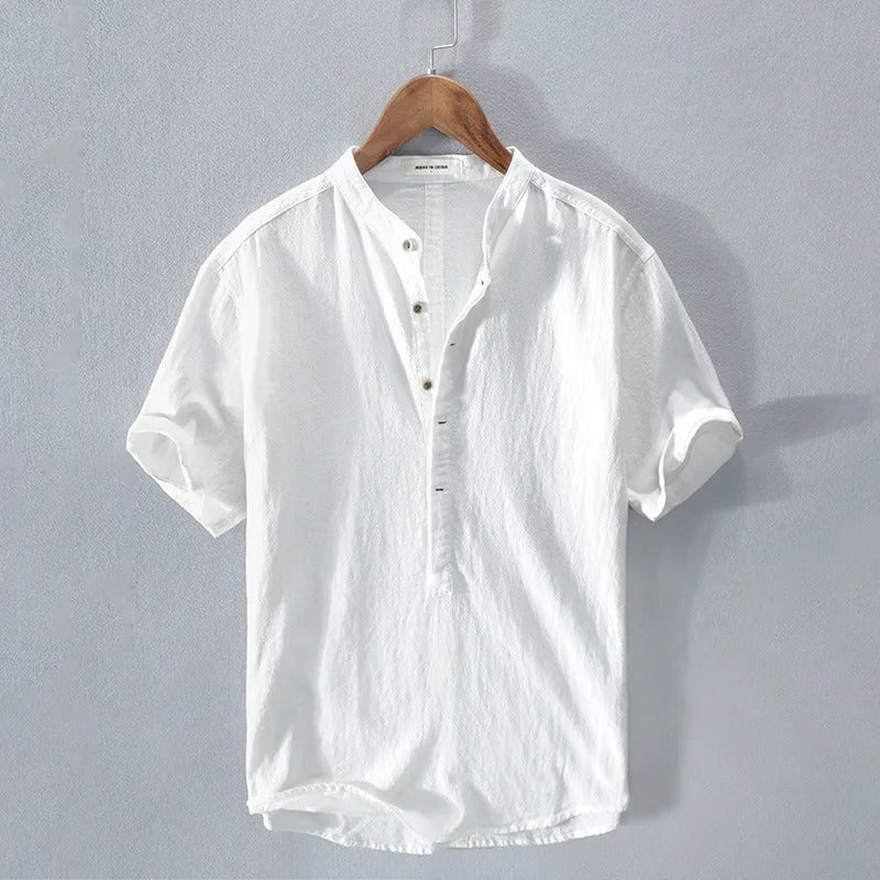 color:white