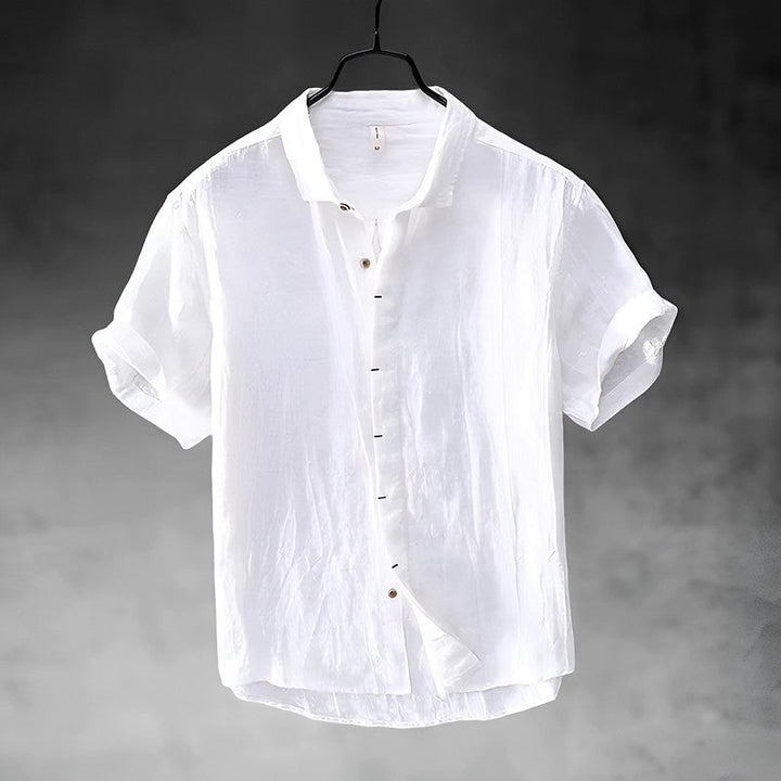 color:white