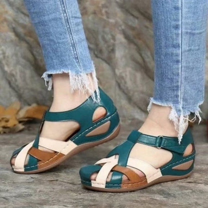 color:green