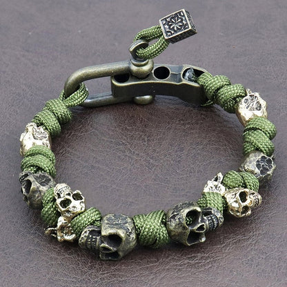 color:green