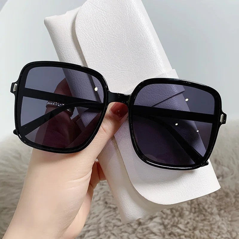 Valini Oversized Square Elegant Sunglasses