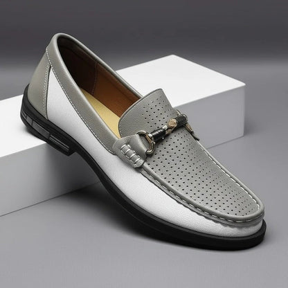 color:gray