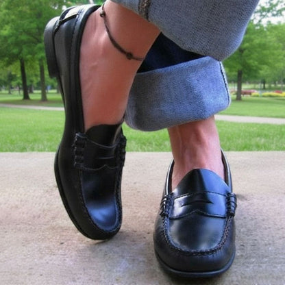 color:black