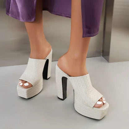 color:beige