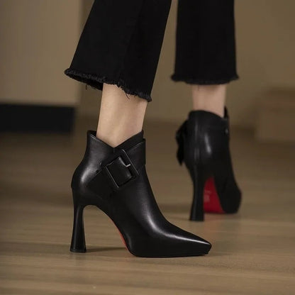 color:black