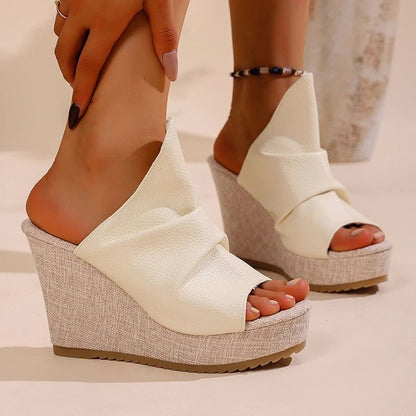 color:white