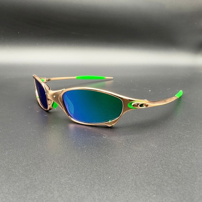 color:green