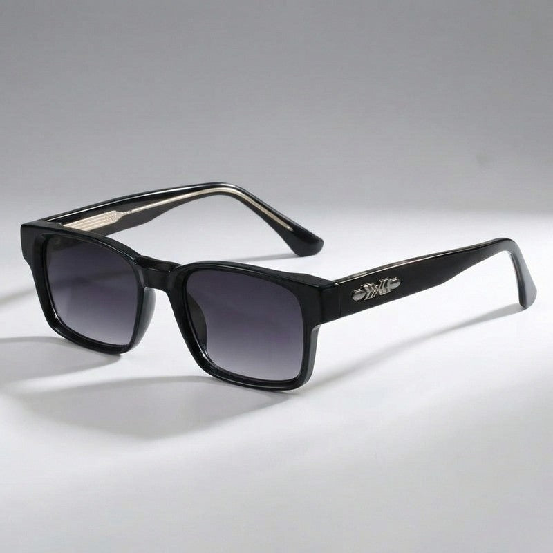 color:black