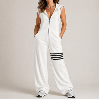 color:white